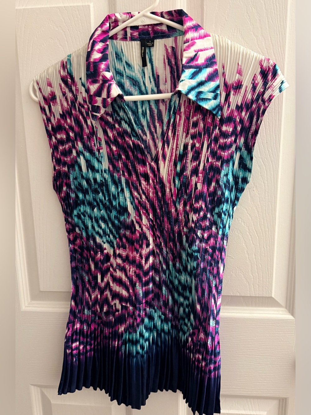 Mossimo Supply Co. Sleeveless Pleated Collared Top in Teal, Fuchsia & Navy